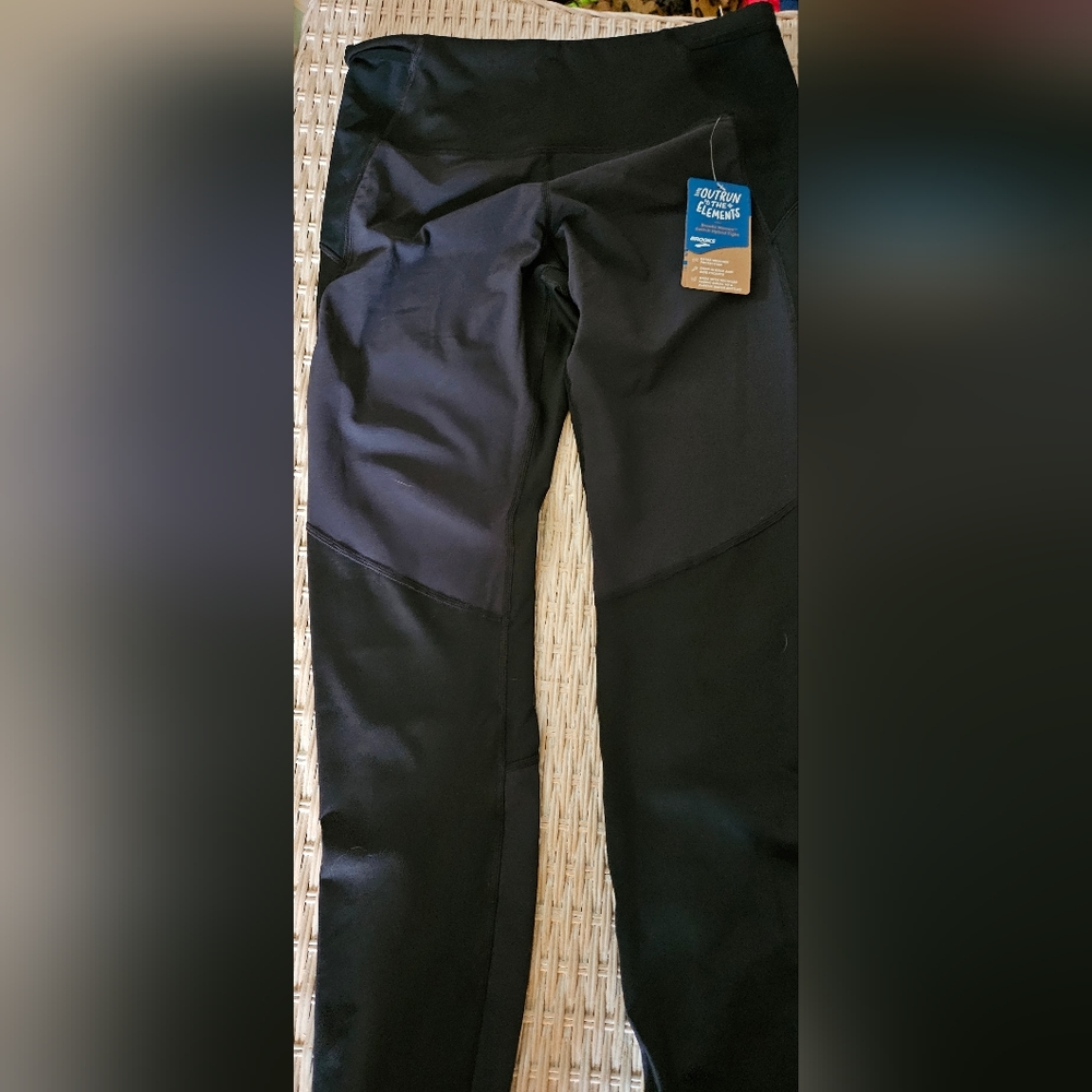 Brooks Switch Hybrid tights.